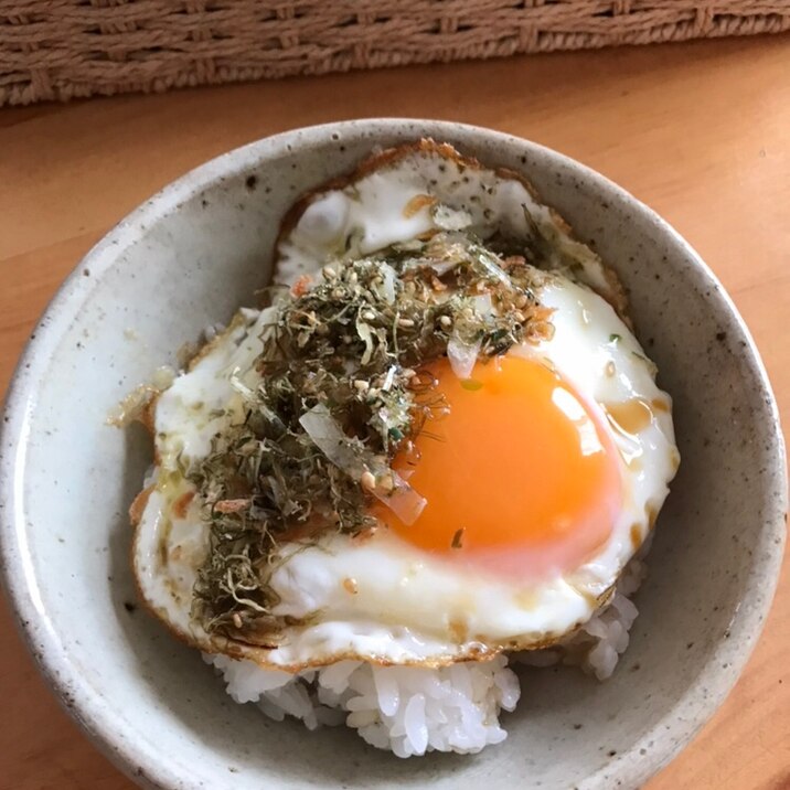 イカ昆布目玉焼きチーズごはん